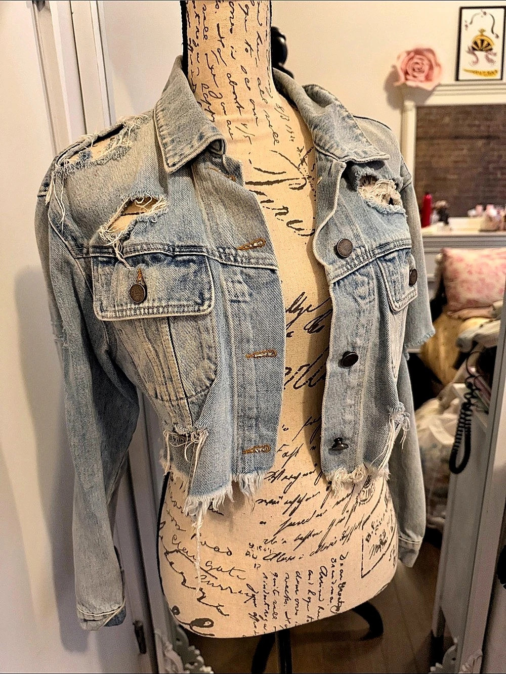 Storets super Distressed Cropped Denim Jacket in Blue S